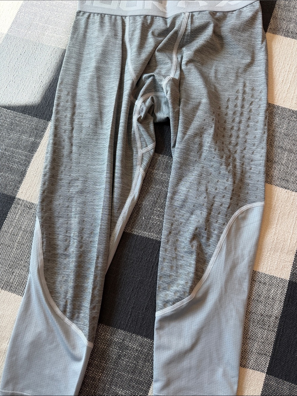 Under Armour Men's Gray Thermal Base Layer Pants